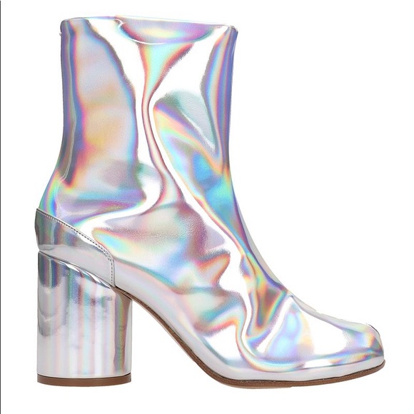 ❤️‍🔥 ISO MAISON MARTIN MARGIELA TABI BOOTS ❤️‍🔥 - Picture 2 of 7